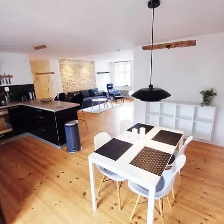 Close To Pedestrian Street Apartment *